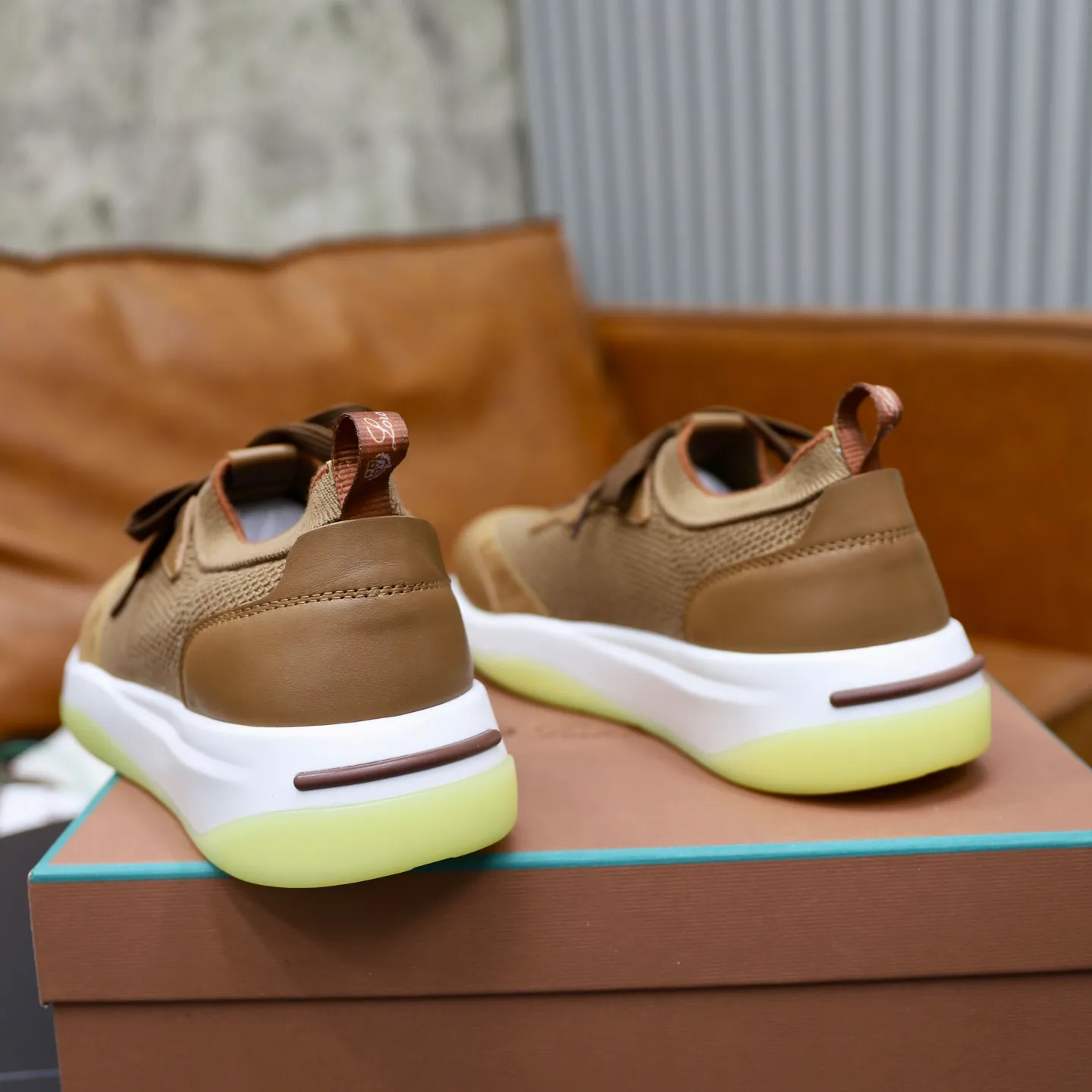 Factory price: 💰620 Loropiana LP men's shoes ♞size; 38-44 "45.46 customization" cowhide stitching and cowhide feet. It is really easy to wear, lazy, relaxed, casual, perfect comfort, and there are many color choices, and they all look good with clothes. Is it true that Loropiana can bring social value? “Loropiana is the best thing money can buy”